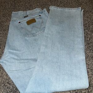 Wrangler Light Wash Straight Jeans